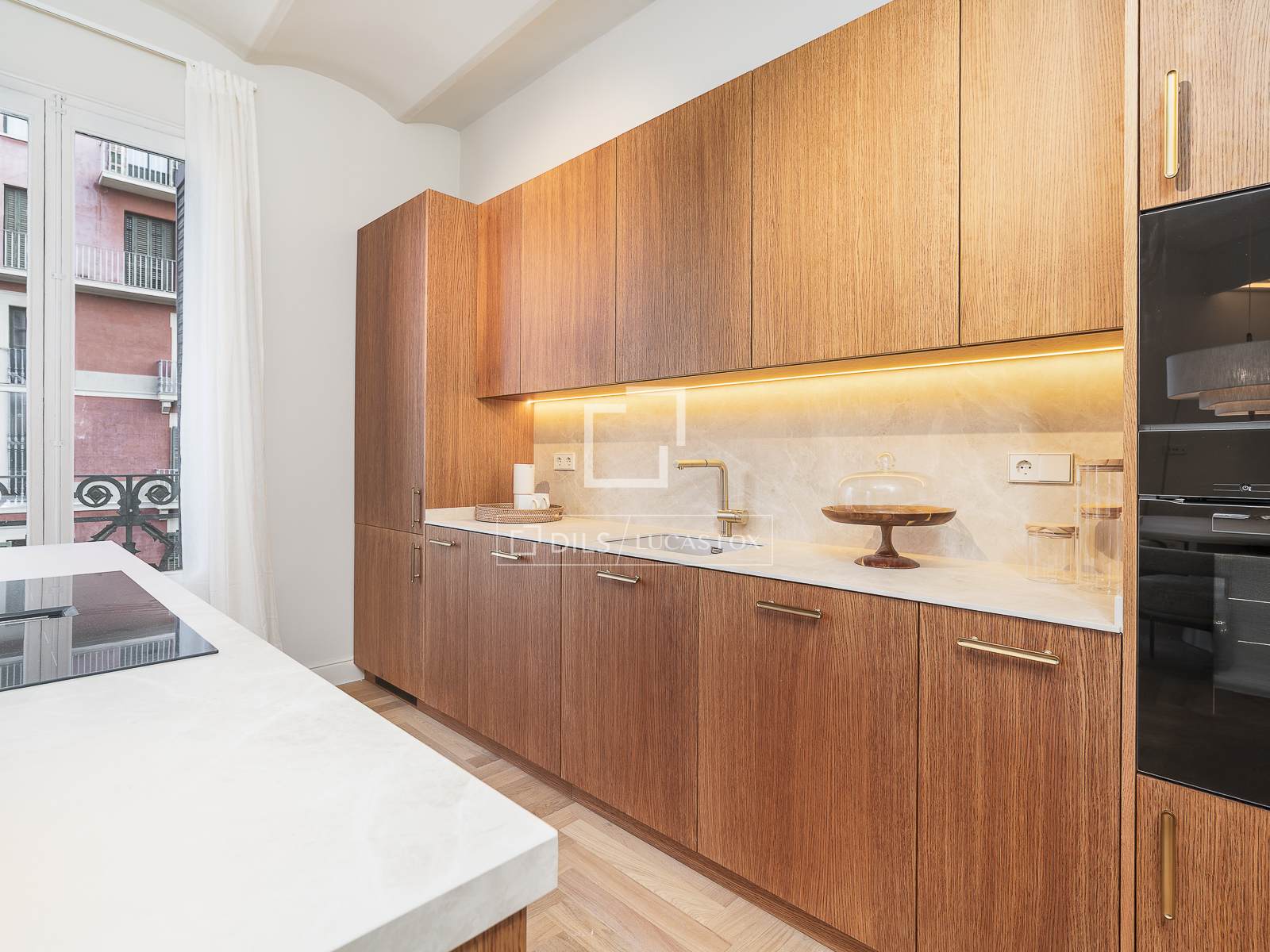 Huoneisto Barcelona, Espanja 4 makuuhuonetta, 183 m2 No. 161414