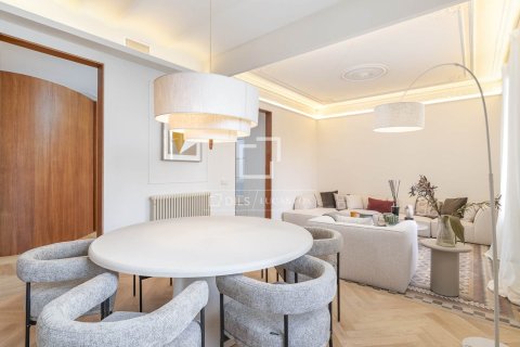 Apartment à vendre à Barcelona, Espagne, 4 chambres, 183 m2 No. 161414 - photo 6