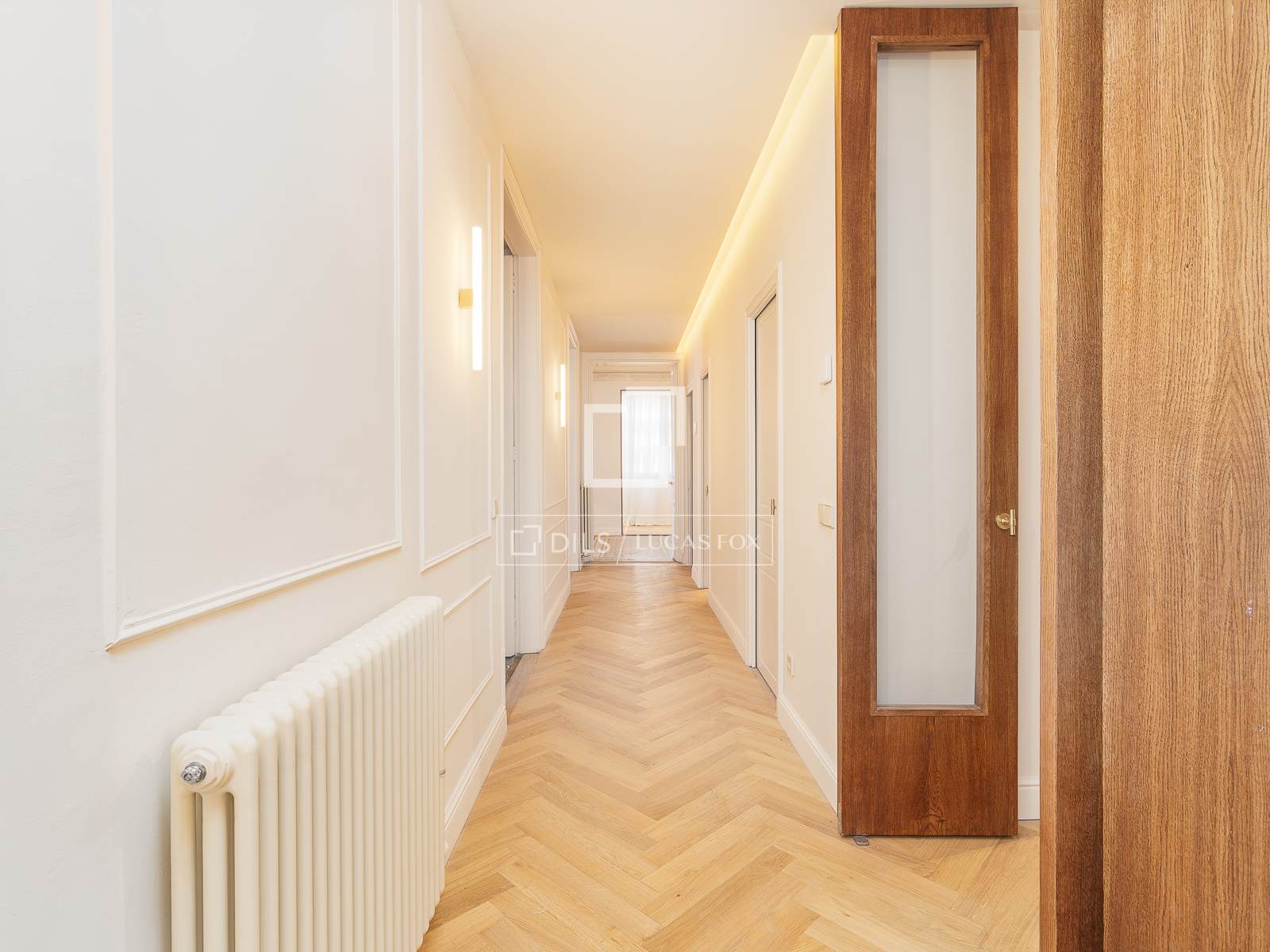 Huoneisto Barcelona, Espanja 4 makuuhuonetta, 183 m2 No. 161414