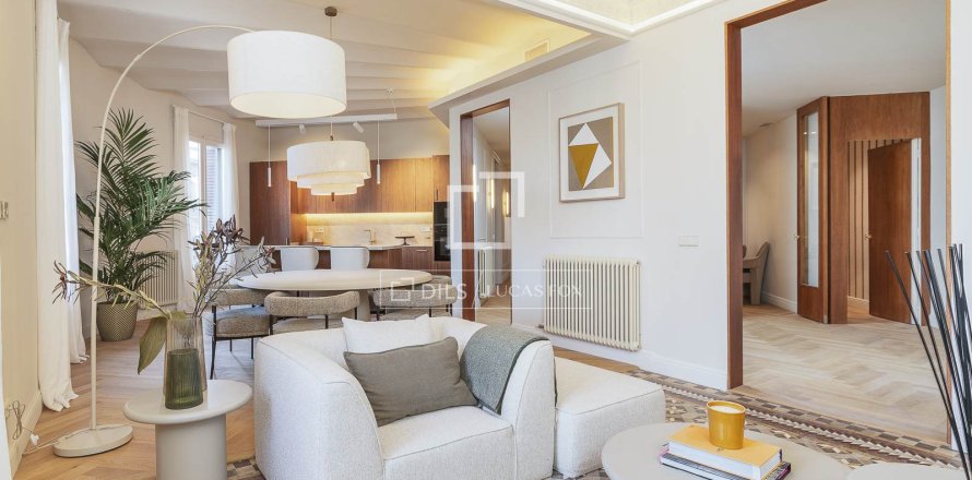 Apartment à Barcelona, Espagne 4 chambres, 183 m2 No. 161414