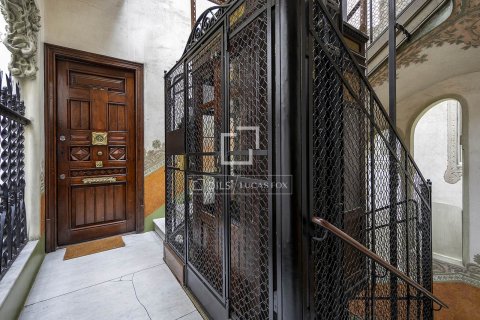 Lägenhet till salu i Barcelona, Spanien 5 sovrum, 161 kvm. Nr. 161419 - foto 28