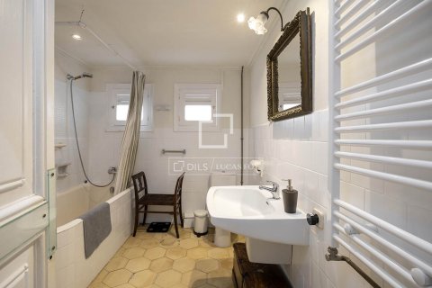 Lägenhet till salu i Barcelona, Spanien 5 sovrum, 161 kvm. Nr. 161419 - foto 17