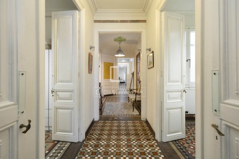 Lägenhet till salu i Barcelona, Spanien 5 sovrum, 161 kvm. Nr. 161419 - foto 10