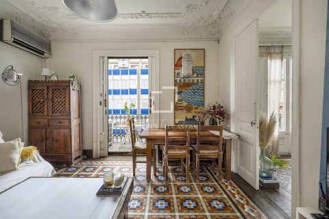 Lägenhet till salu i Barcelona, Spanien 5 sovrum, 161 kvm. Nr. 161419 - foto 2