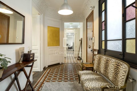 Lägenhet till salu i Barcelona, Spanien 5 sovrum, 161 kvm. Nr. 161419 - foto 14