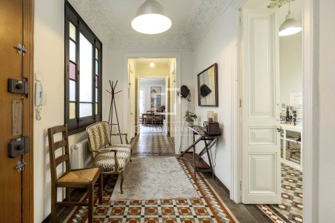 Lägenhet till salu i Barcelona, Spanien 5 sovrum, 161 kvm. Nr. 161419 - foto 15