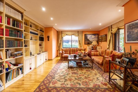 Māja pārdošanā Madrid, Spānijā 6 istabas, 410 m2 Nr. 168359 - attēls 4