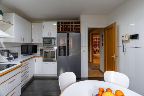 Māja pārdošanā Madrid, Spānijā 6 istabas, 410 m2 Nr. 168359 - attēls 17