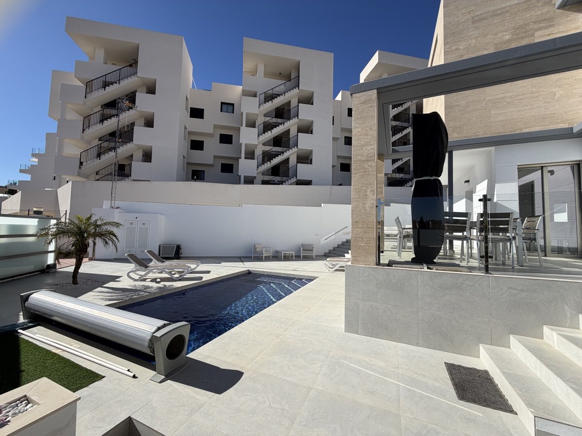 Huvila Villamartin, Alicante, Espanja 4 makuuhuonetta, 148 m2 No. 155527