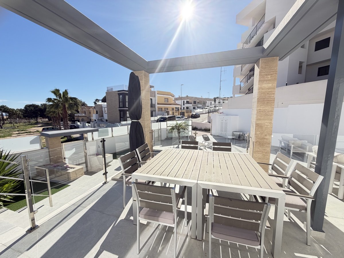 Huvila Villamartin, Alicante, Espanja 4 makuuhuonetta, 148 m2 No. 155527