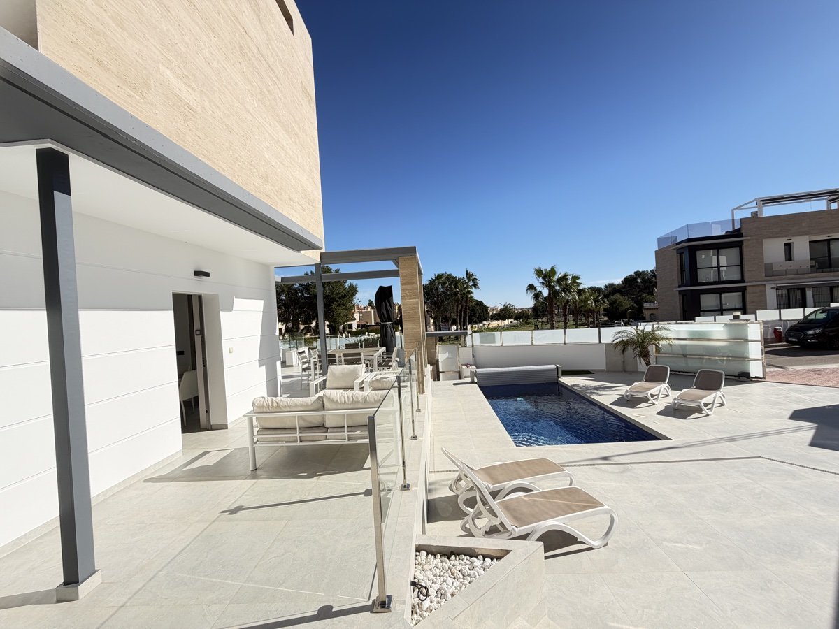 Huvila Villamartin, Alicante, Espanja 4 makuuhuonetta, 148 m2 No. 155527