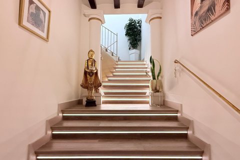 Dzīvoklis pārdošanā Barcelona, Spānijā 3 istabas, 650 m2 Nr. 155550 - attēls 2