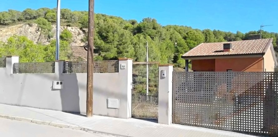 House à Font-rubi, Barcelona, Espagne 4 chambres, 177 m2 No. 191426