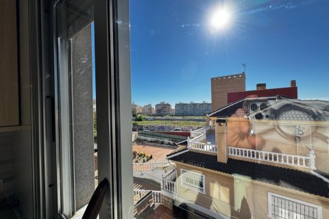 Apartamento en venta en Torrevieja, Alicante, España 3 dormitorios, 89 m2 No. 189054 - foto 11