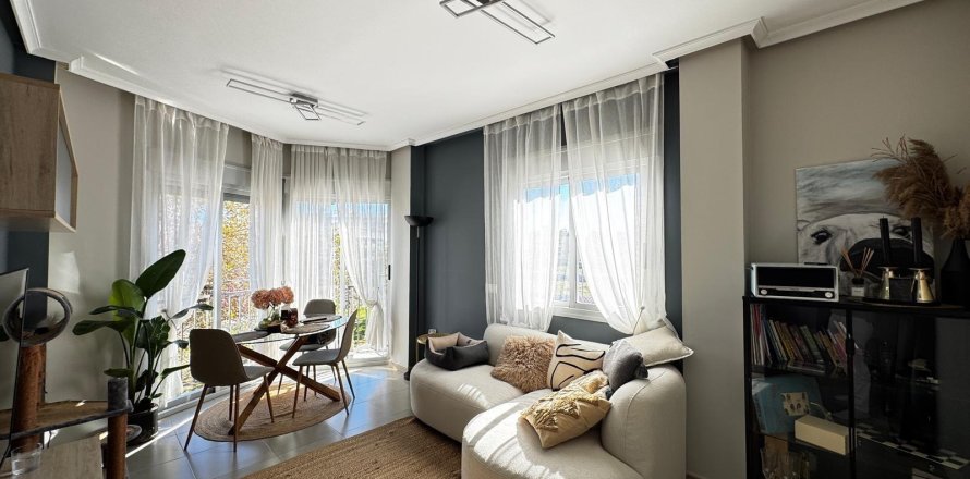Apartamento en Torrevieja, Alicante, España 3 dormitorios, 89 m2 No. 189054