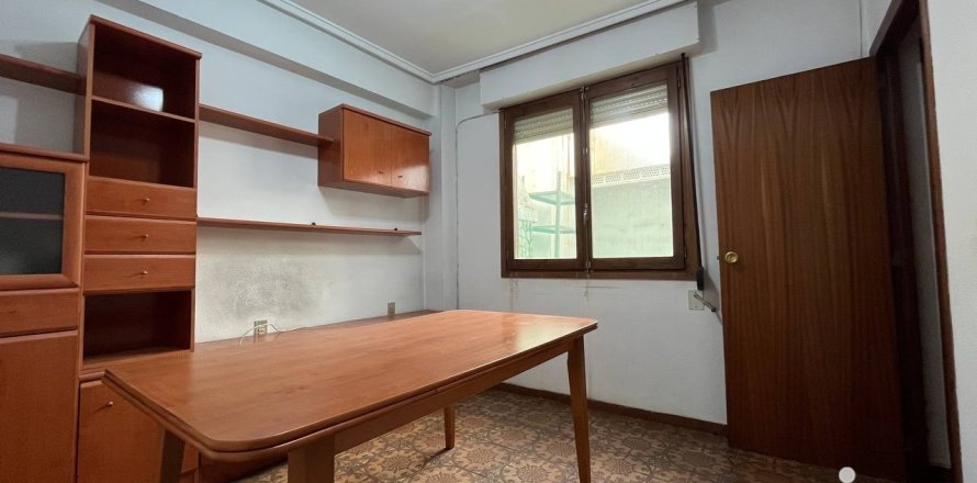 Сasa en Castellón de la Plana, Castellón, España 4 dormitorios, 212 m2 No. 153321