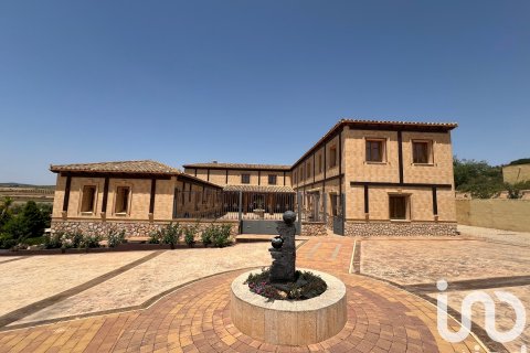 Commercial property in Albacete, Spain No. 153322