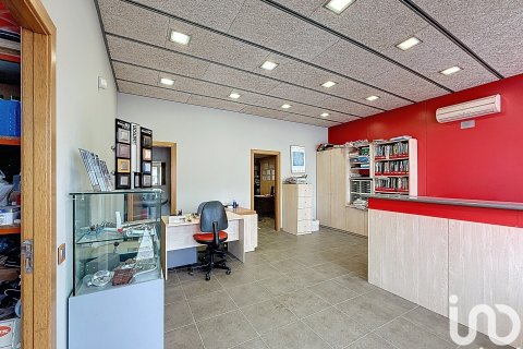 Продажа коммерческой недвижимости в Торреллес-де-Льобрегат, Барселона, Испания 235м2 №153316 - фото 9