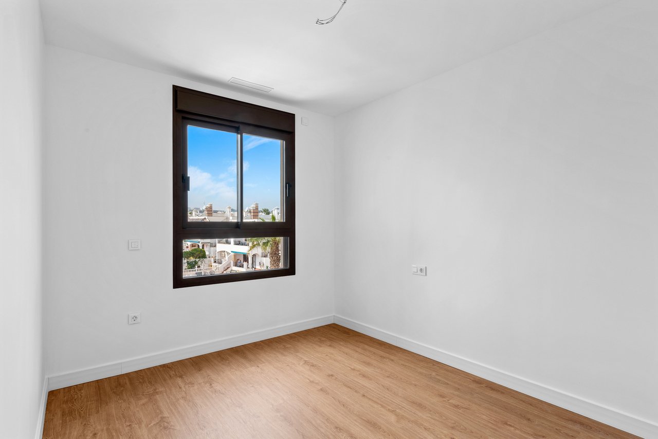 Apartamento en Villamartin, Alicante, España 2 dormitorios, 80 m2 No. 146435