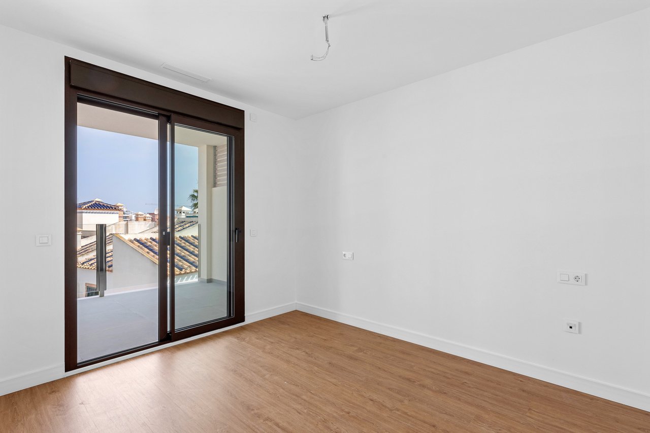Apartamento en Villamartin, Alicante, España 2 dormitorios, 80 m2 No. 146435