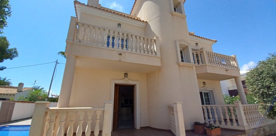 Villa à Cabo Roig, Alicante, Espagne 4 chambres, 250 m2 No. 146436