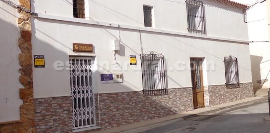 House in Albox, Almeria, Spain 4 bedrooms, 150 sq.m. No. 184072