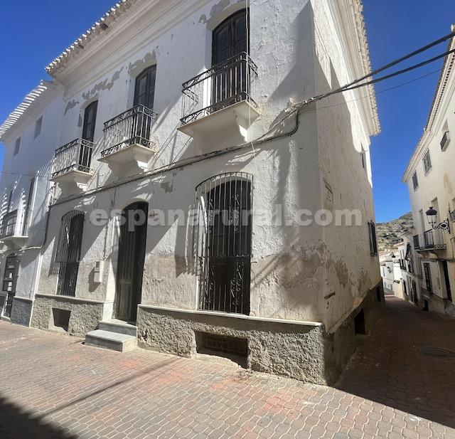 Hus i Albanchez, Almeria, Spanien 7 sovrum, 320 kvm. Nr. 184071