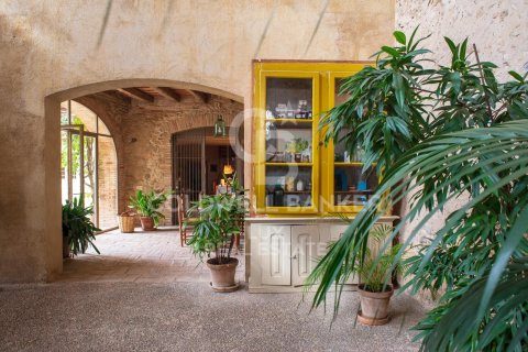 House zum Verkauf in Girona, Spanien 6 Schlafzimmer, 842 m2 Nr. 160038 - Foto 1