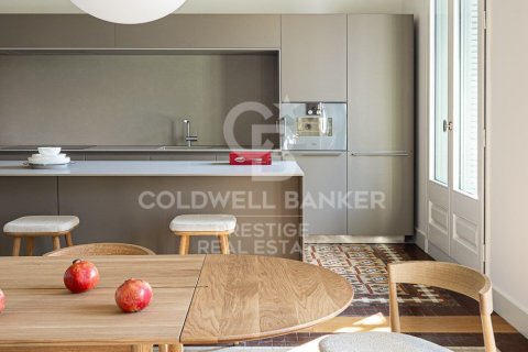 Takvåning till salu i Barcelona, Spanien 3 sovrum, 229 kvm. Nr. 160041 - foto 10