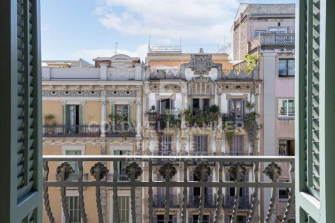 Takvåning till salu i Barcelona, Spanien 3 sovrum, 229 kvm. Nr. 160041 - foto 6