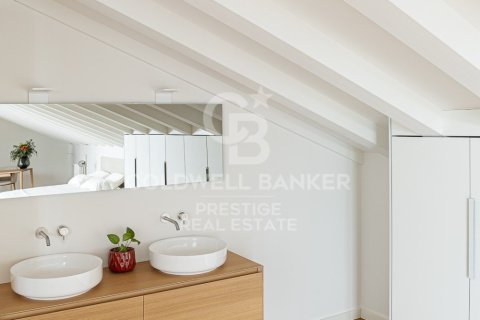 Takvåning till salu i Barcelona, Spanien 3 sovrum, 229 kvm. Nr. 160041 - foto 14