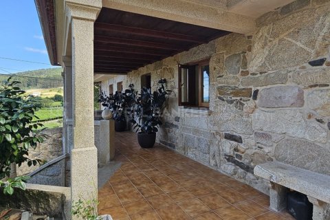 House for sale in Meis, Pontevedra, Spain 5 bedrooms, 400 sq.m. No. 160042 - photo 5