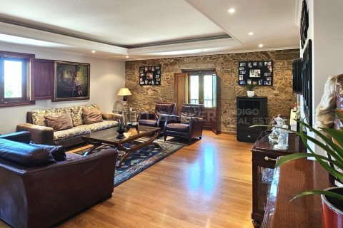 House for sale in Meis, Pontevedra, Spain 5 bedrooms, 400 sq.m. No. 160042 - photo 13