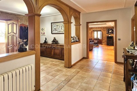House for sale in Meis, Pontevedra, Spain 5 bedrooms, 400 sq.m. No. 160042 - photo 12