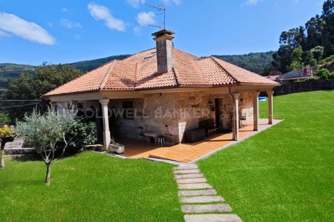 House for sale in Meis, Pontevedra, Spain 5 bedrooms, 400 sq.m. No. 160042 - photo 3