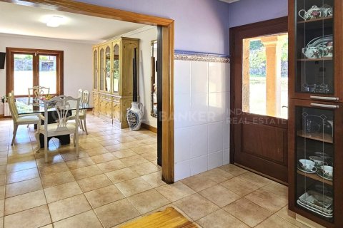 House for sale in Meis, Pontevedra, Spain 5 bedrooms, 400 sq.m. No. 160042 - photo 9