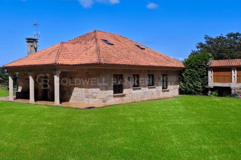 House for sale in Meis, Pontevedra, Spain 5 bedrooms, 400 sq.m. No. 160042 - photo 2