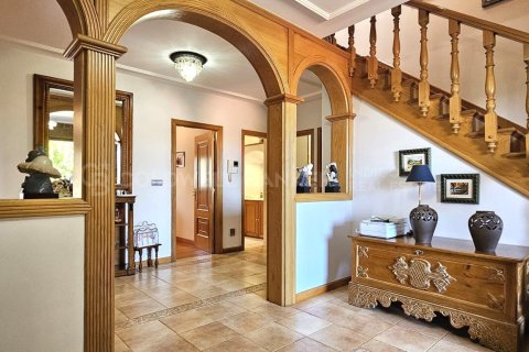 House for sale in Meis, Pontevedra, Spain 5 bedrooms, 400 sq.m. No. 160042 - photo 6