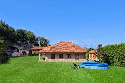 Hus i Meis, Pontevedra, Spanien 5 sovrum, 400 kvm. Nr. 160042