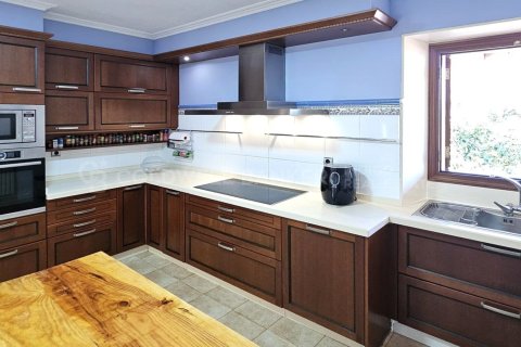 House for sale in Meis, Pontevedra, Spain 5 bedrooms, 400 sq.m. No. 160042 - photo 8