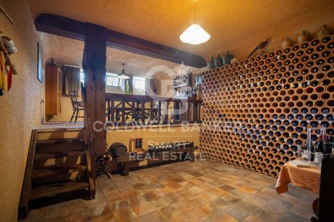 Villa for sale in Oleiros, A Coruna, Spain 5 bedrooms, 634 sq.m. No. 160039 - photo 15