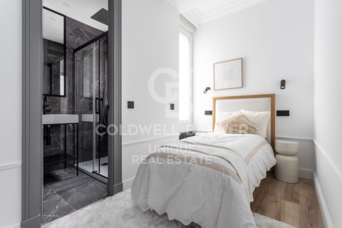 Huoneisto myytävänä Madrid, Espanja, 4 makuuhuonetta, 310 m2 No. 160037 - kuva 19
