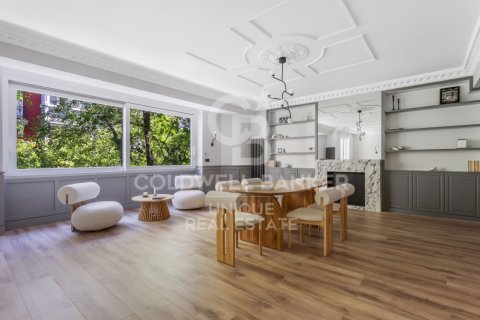 Huoneisto myytävänä Madrid, Espanja, 4 makuuhuonetta, 310 m2 No. 160037 - kuva 3