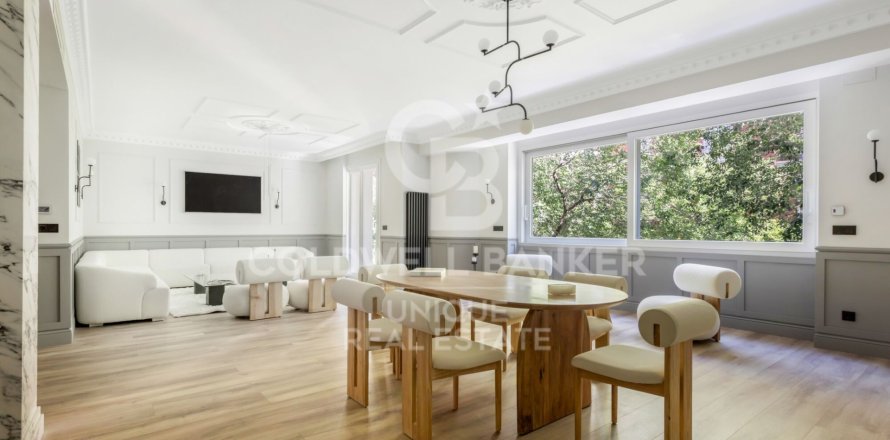 Huoneisto Madrid, Espanja 4 makuuhuonetta, 310 m2 No. 160037