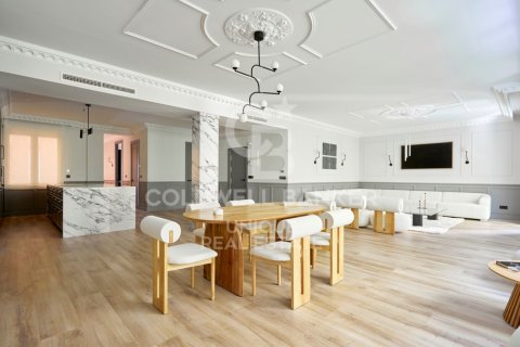 Huoneisto myytävänä Madrid, Espanja, 4 makuuhuonetta, 310 m2 No. 160037 - kuva 4