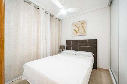 Radhus till salu Torrevieja, Alicante, Spanien 4 sovrum, 80 kvm. Nr. 139314 - foto 16