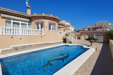Villa till salu Benijofar, Alicante, Spanien 2 sovrum, 118 kvm. Nr. 137920 - foto 1