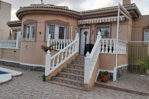 Villa till salu Benijofar, Alicante, Spanien 2 sovrum, 118 kvm. Nr. 137920 - foto 2