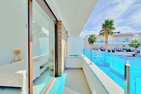 Bungalow in vendita a Torrevieja, Alicante, Spagna 3 camere da letto, 113 mq. N° 165713 - foto 26