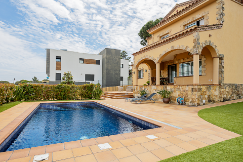 House for sale Lloret de Mar, Girona, Spain 4 bedrooms, 332 sq.m. No. 69450 - photo 4